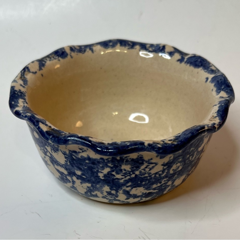 Casey Pottery Marshall, Texas- Ruffled Bowl - 4 1/2” X 2” Sponged Pattern